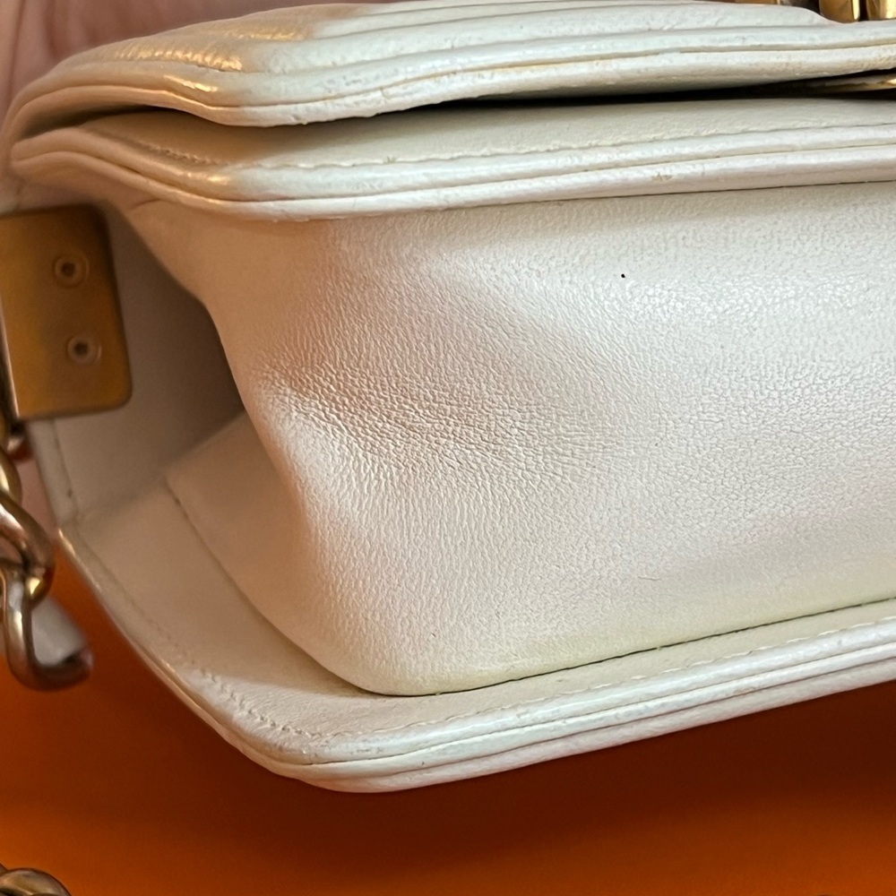 Chanel Versailles Gold and white embroidered mini boy - Picture 8 of 15